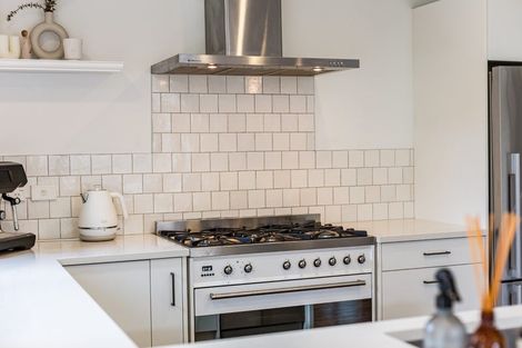 Photo of property in 8 Tararua Close, Aotea, Porirua, 5024