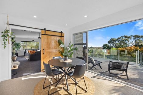 Photo of property in 9 Cabot Place, Frankleigh Park, New Plymouth, 4310