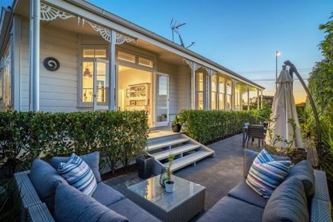 Photo of property in 249 Glenfield Road, Hillcrest, Auckland, 0627