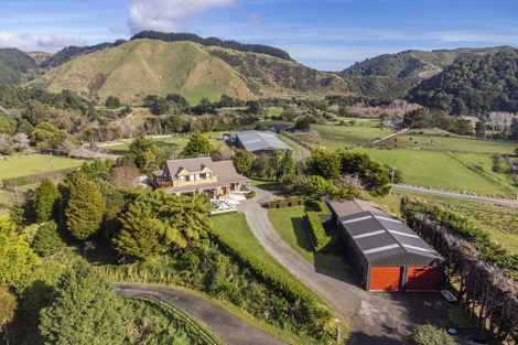 Photo of property in 37 Akatarawa Road, Reikorangi, Waikanae, 5391