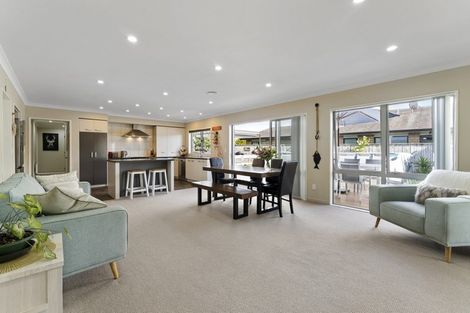 Photo of property in 44 Kotuku Drive, Paraparaumu Beach, Paraparaumu, 5032