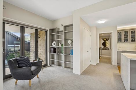 Photo of property in 12 Grove Lane, Kelvin Heights, Queenstown, 9300