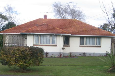Photo of property in 2 Cliff Road, Papakura, 2110
