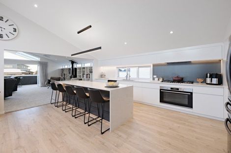 Photo of property in 112 Karewa Parade, Papamoa Beach, Papamoa, 3118