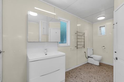 Photo of property in 2/5 Edgars Road, Westmere, Auckland, 1022