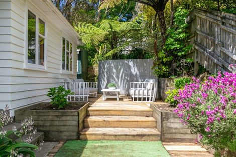 Photo of property in 86 Curtis Street, Northland, Wellington, 6012