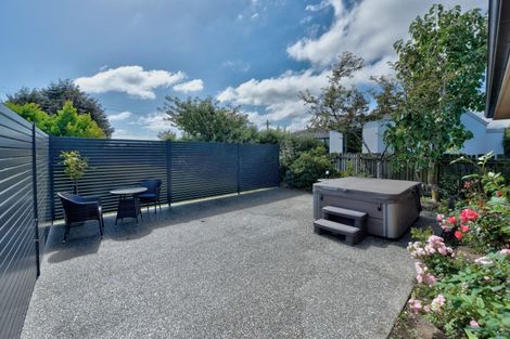 Photo of property in 66 Hunter Street, Edendale, 9825