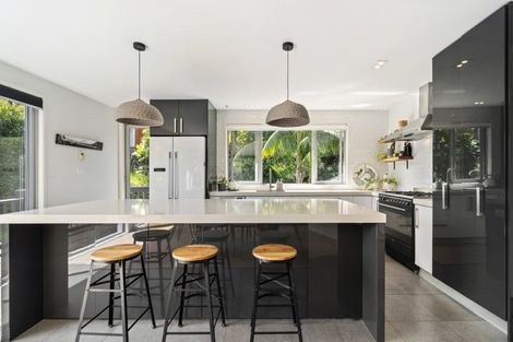 Photo of property in 32a Palmerston Road, Birkenhead, Auckland, 0626