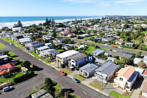 Photo of property in 17 Brighton Road, Waihi Beach, 3611