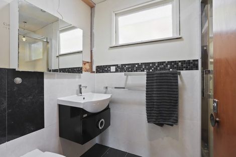 Photo of property in 39 Arapito Road, Titirangi, Auckland, 0604