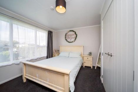 Photo of property in 33 Kamahi Avenue, Hawera, 4610