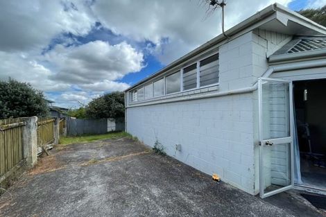 Photo of property in 17 Sylvan Crescent, Te Atatu South, Auckland, 0610