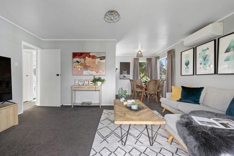 Photo of property in 3 Iris Place, Clendon Park, Auckland, 2103