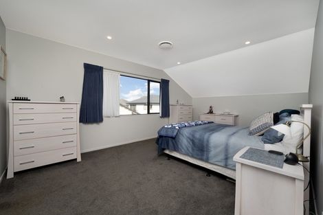 Photo of property in 118a Gracechurch Drive, Flat Bush, Auckland, 2016