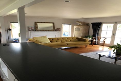 Photo of property in 17 Vandeleur Avenue, Birkdale, Auckland, 0626