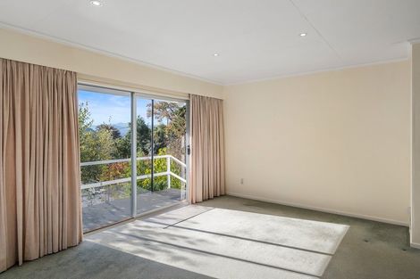 Photo of property in 71 Durham Street, Picton, 7220
