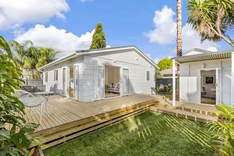 Photo of property in 2/13 Oregon Avenue, Avondale, Auckland, 1026