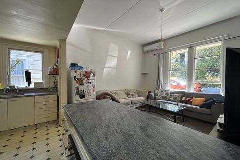 Photo of property in 70 Fairlie Terrace, Kelburn, Wellington, 6021