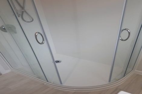 Photo of property in 239 Hepburn Road, Glendene, Auckland, 0602