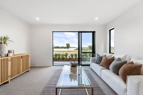 Photo of property in 121 Waituarua Drive, Takanini, Auckland, 2112