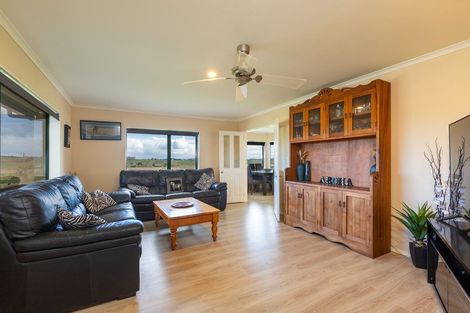 Photo of property in 932 Wharehine Road, Wharehine, Wellsford, 0973