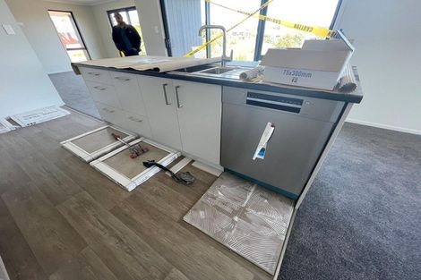 Photo of property in 11 Godwit Lane, Welcome Bay, Tauranga, 3112