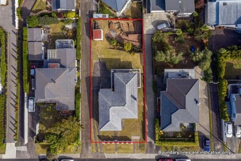 Photo of property in 107 Norwood Road, Bayswater, Auckland, 0622