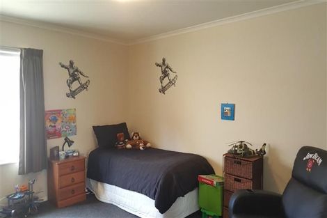 Photo of property in 33 Masefield Terrace, Kelvin Grove, Palmerston North, 4414