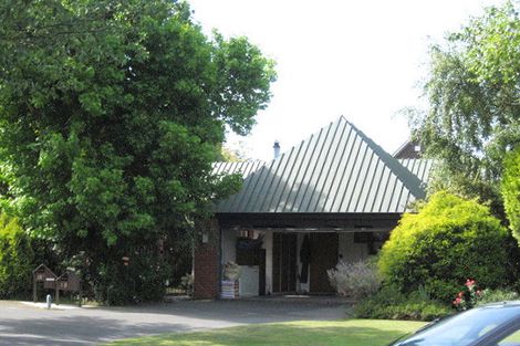 Photo of property in 18 Harkness Place, Avonhead, Christchurch, 8042