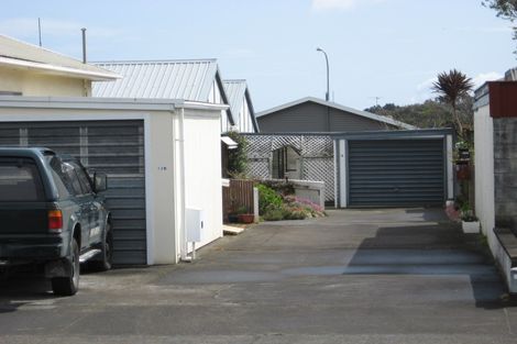Photo of property in 2/128 Vivian Street, New Plymouth, 4310