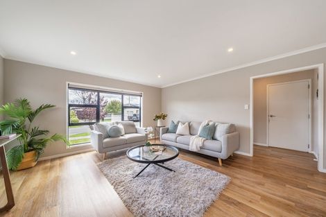 Photo of property in 19 Te Kaeaea Crescent, Wallaceville, Upper Hutt, 5018