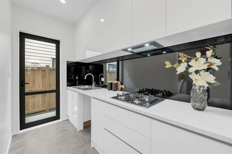 Photo of property in 60 Drumbuoy Drive, Flat Bush, Auckland, 2019