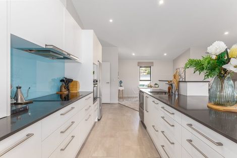 Photo of property in 27 Flotilla Place, Whitby, Porirua, 5024