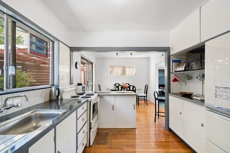 Photo of property in 30 Carluke Street, Paparangi, Wellington, 6037