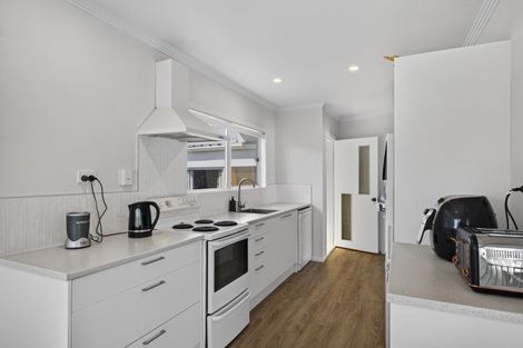 Photo of property in 3 Tay Street, Spotswood, New Plymouth, 4310