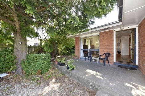 Photo of property in 24 La Perouse Place, Northcote, Christchurch, 8052