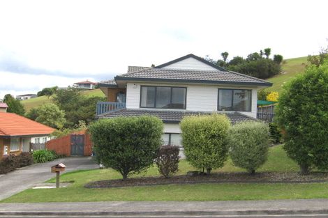 Photo of property in 12 Van Dyke Place, West Harbour, Auckland, 0618