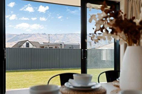 Photo of property in 30 Ethereal Crescent, Mount Pisa, Cromwell, 9383