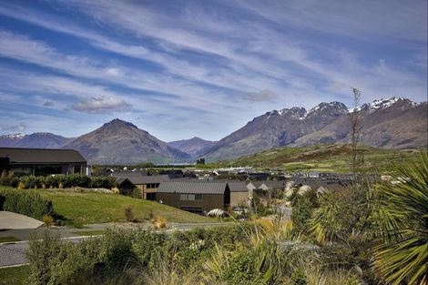 Photo of property in 32 Falconer Rise, Jacks Point, Queenstown, 9371