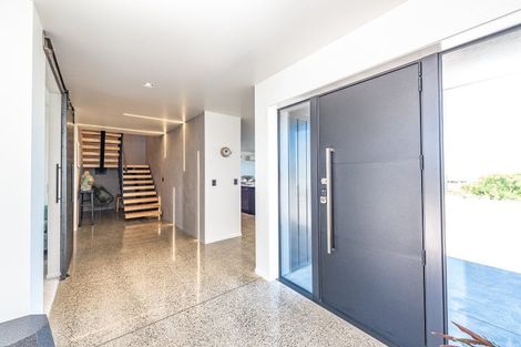 Photo of property in 24 Golf Vue Place, Castlecliff, Whanganui, 4501