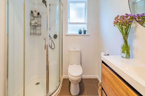 Photo of property in 37 Rosalind Road, Glenfield, Auckland, 0629