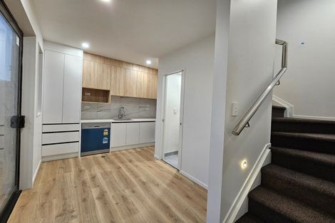 Photo of property in 8 Lewis Road, Pakuranga, Auckland, 2010