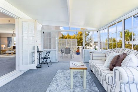 Photo of property in 24 Salem Place, Torbay, Auckland, 0630