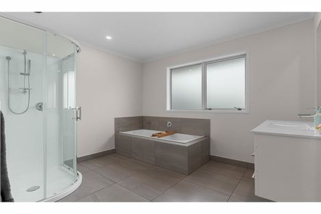 Photo of property in 24 Longview Street, Mangawhai, 0505