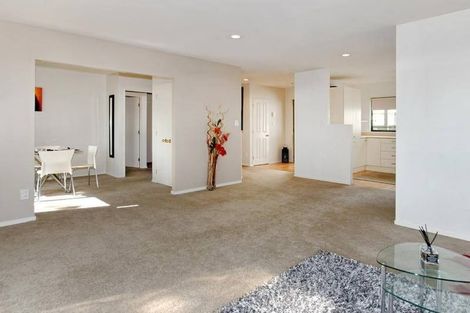 Photo of property in 23a Newington Road, Henderson, Auckland, 0612