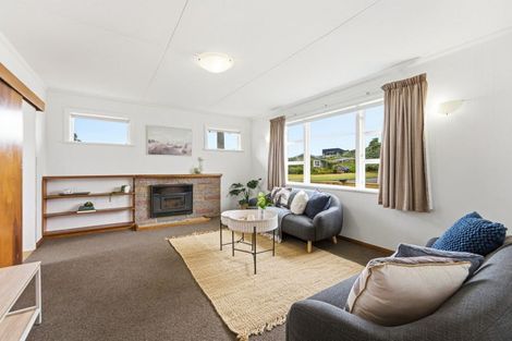 Photo of property in 15 Egmont Street, Castlecliff, Whanganui, 4501