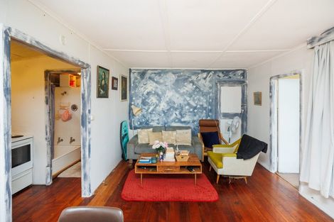 Photo of property in 23 Marine Parade South, Foxton Beach, Foxton, 4815