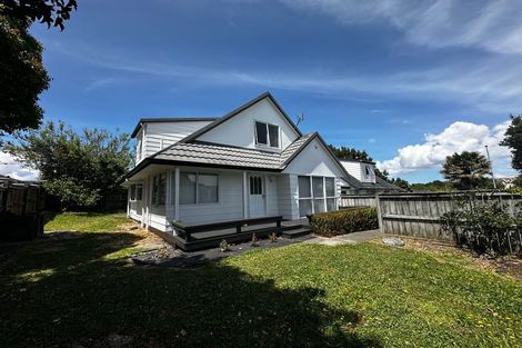 Photo of property in 2/88 Aviemore Drive, Highland Park, Auckland, 2010