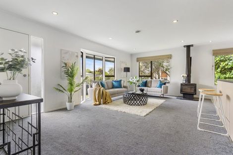 Photo of property in 24 Pinehurst Place, Wattle Downs, Auckland, 2103