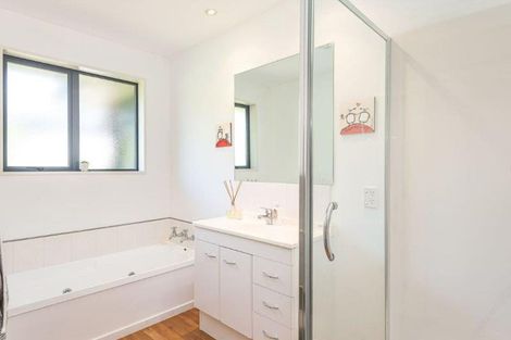 Photo of property in 19 Hamlet Lane, Heathcote Valley, Christchurch, 8022